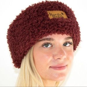 NWT Nordic beach head wrap in chocolate cherry